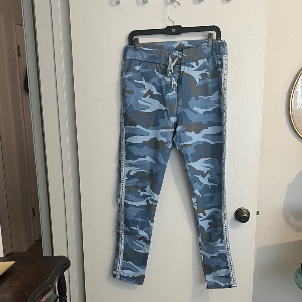 Blue Camouflage Joggers Venti 6 never wore